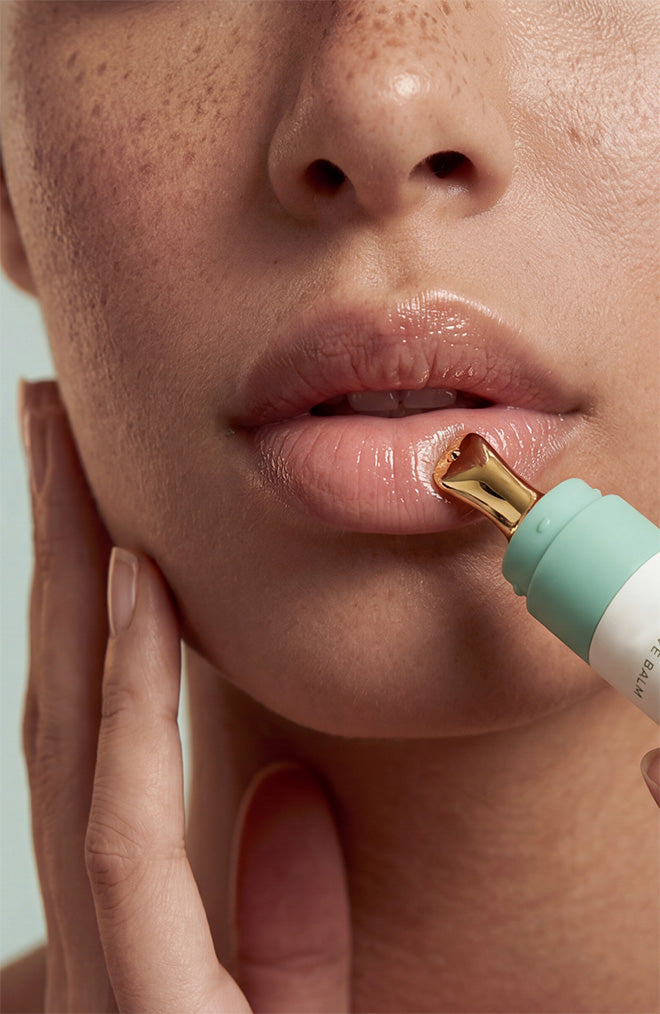 Applying NaturaLip® to the lips
